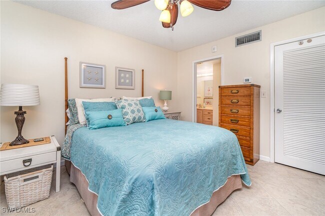 Building Photo - 3443 Gulf Shore Blvd N