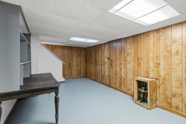 Building Photo - 19714 Shakerwood Rd