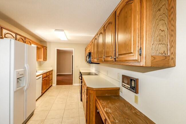 Building Photo - 2 Galeon Ln