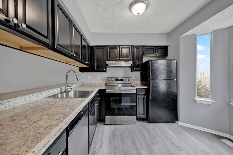 Building Photo - 504 Park Manor Cir