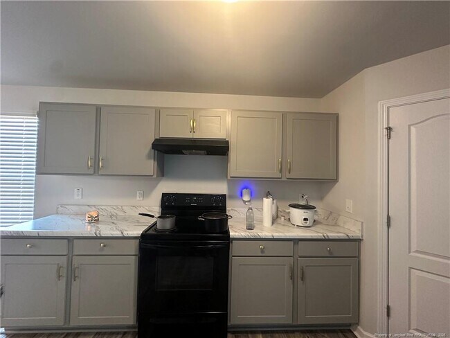 Building Photo - 910 Sapphire Stone Ln