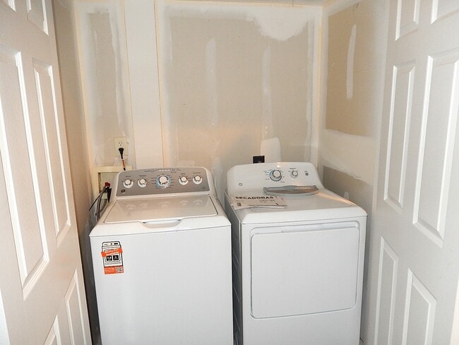 Building Photo - 5445 Crabtree Park Ct