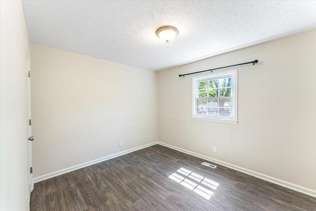 Building Photo - 158 Hamilton Cir