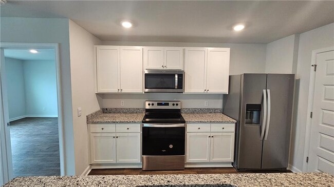 Building Photo - 511 Autumns Wood Cir W