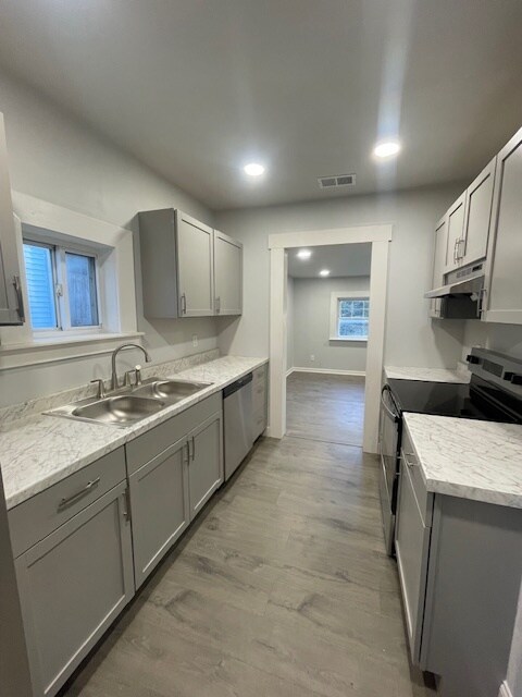 Building Photo - 118 Bermuda Ave