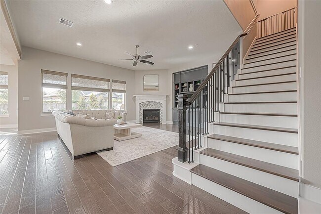 Building Photo - 30 Argosy Bend Pl