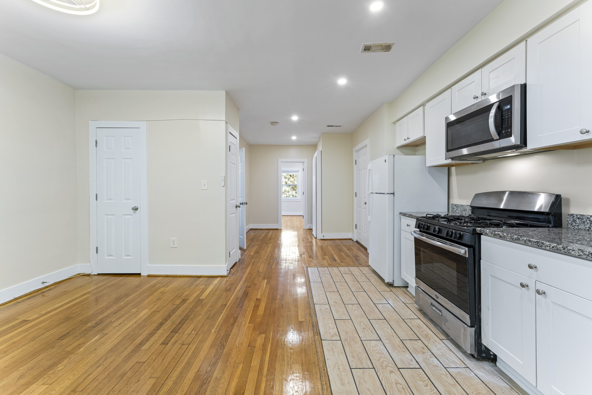 Apartment overview - 177 36th St NE