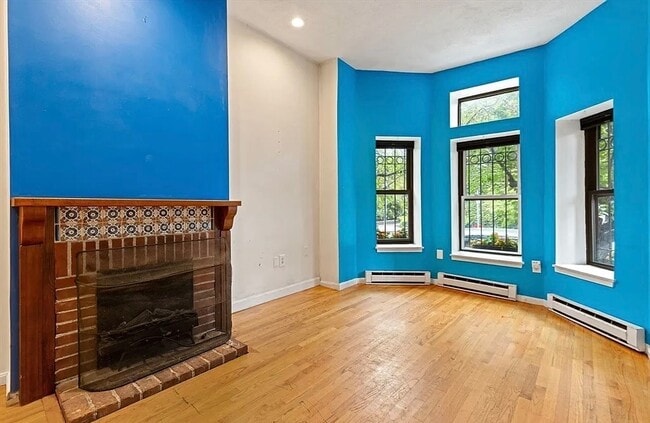 Building Photo - 231 W Newton St