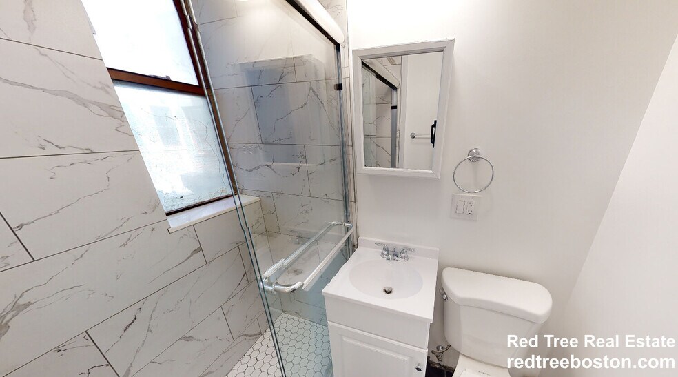 Building Photo - 81 Park Dr