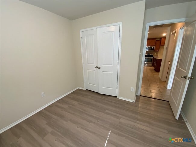 Building Photo - 5205 Cicero Dr