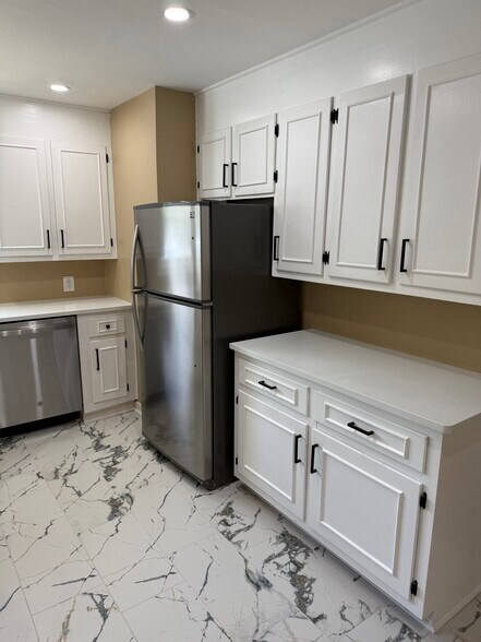 New Quartz Countertops - 18 Waters Ave