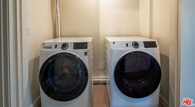 Building Photo - 10375 Washington Blvd