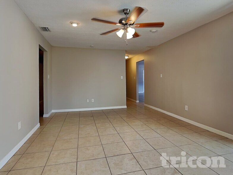 Building Photo - 1928 W Clinton St