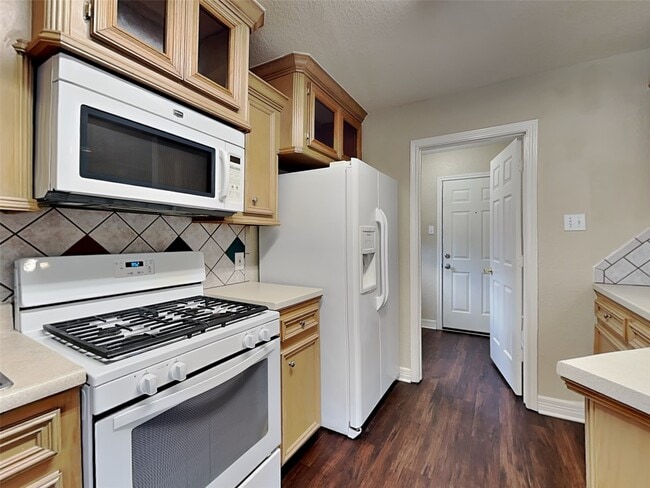 Building Photo - 2922 31st Ave N