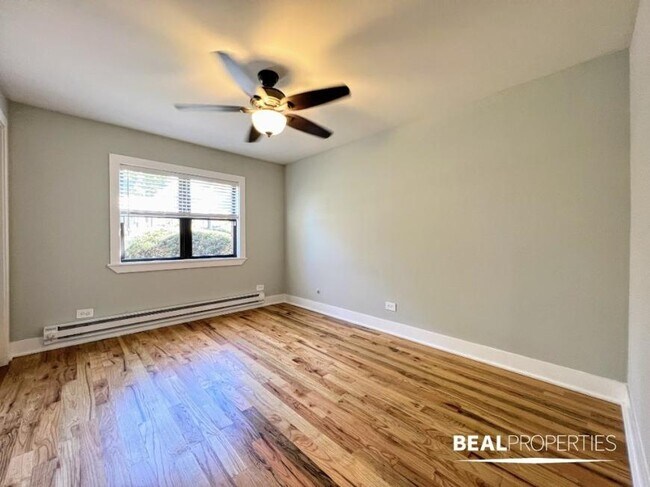 Building Photo - 1 bedroom in HIGHLAND PARK IL 60035