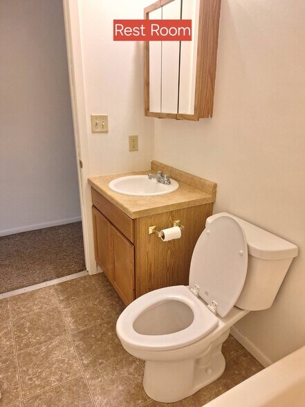 Building Photo - 1215 W Beckert Rd