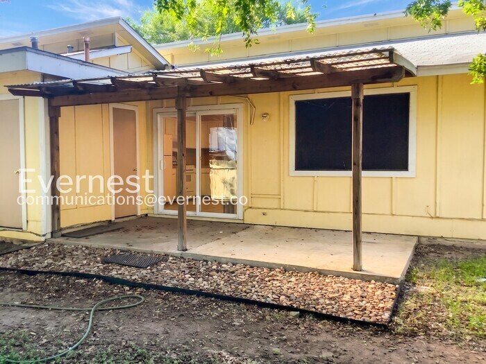 Building Photo - 204 W William Cannon Dr