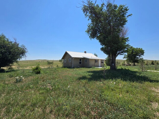 Building Photo - 2 Bedroom Ranch home- HORSES ALLOWED
