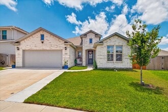 Building Photo - 2646 Las Estrellas St