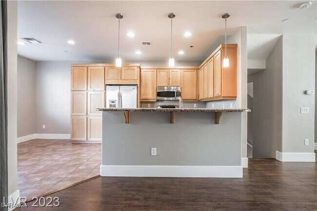 Building Photo - 9050 W Tropicana Ave