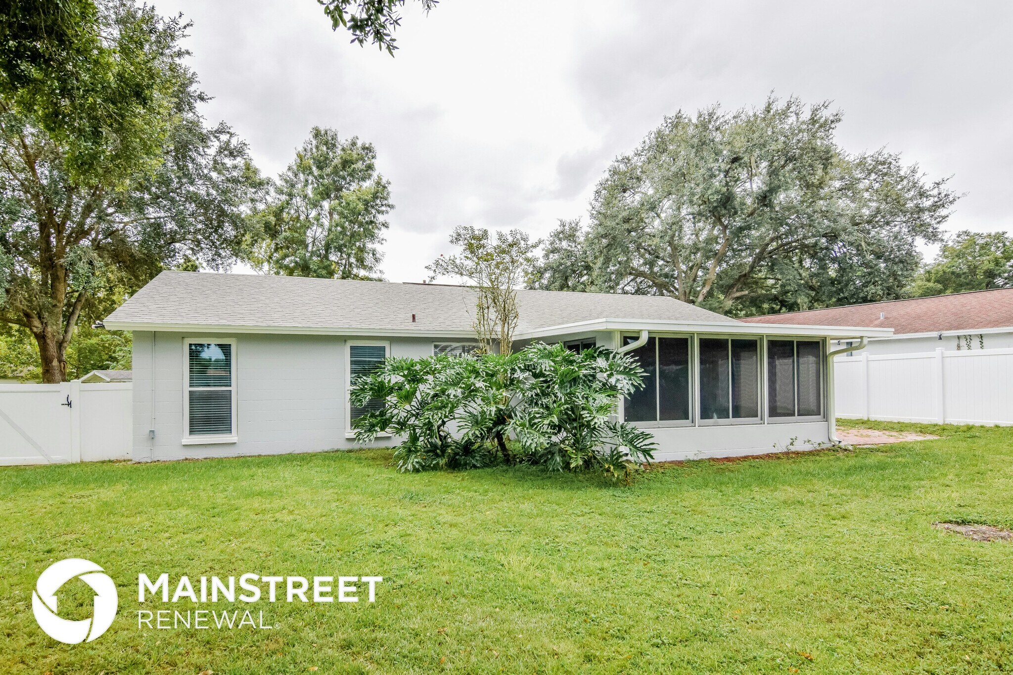 Building Photo - 602 N Highview Ter