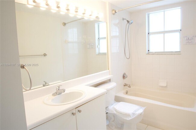 Building Photo - 2440 E Preserve Way