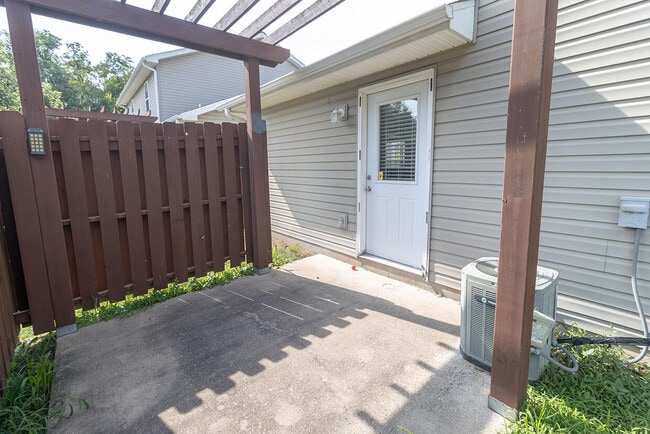 Building Photo - 3310 E St Charles Rd