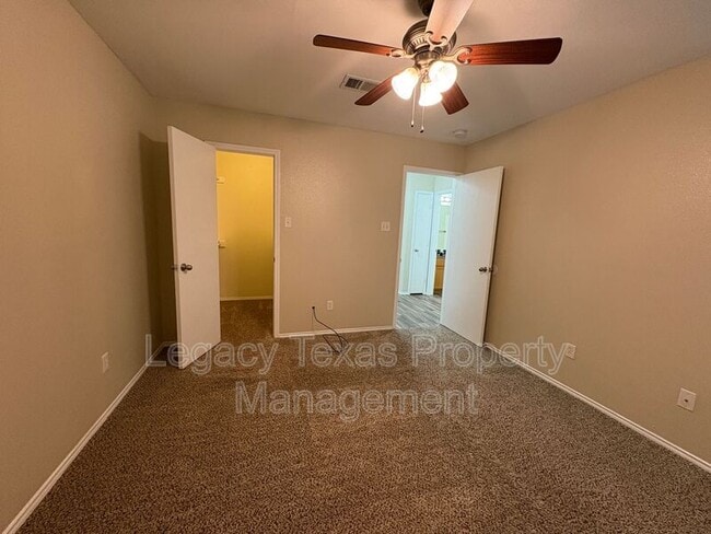 Building Photo - 641 Woodard Ave