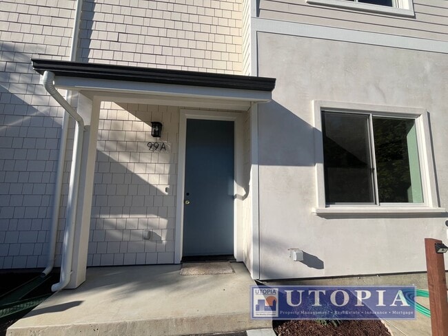 Building Photo - Beautiful 3 Bedroom, 3 Bathroom Duplex Unit Located on the Upper Westside of Santa Cruz. Brand ne...