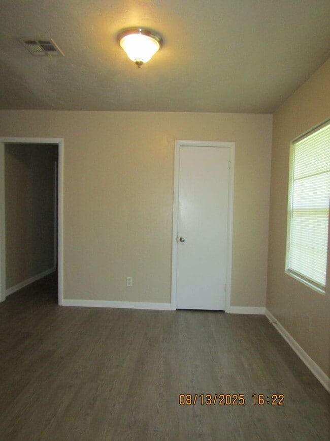 Building Photo - Move In Special: $200 off on The First Ful...
