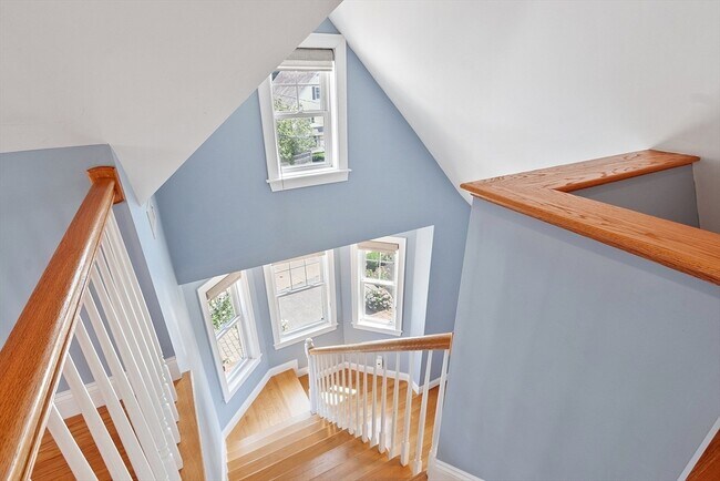 Building Photo - 114 Forest St
