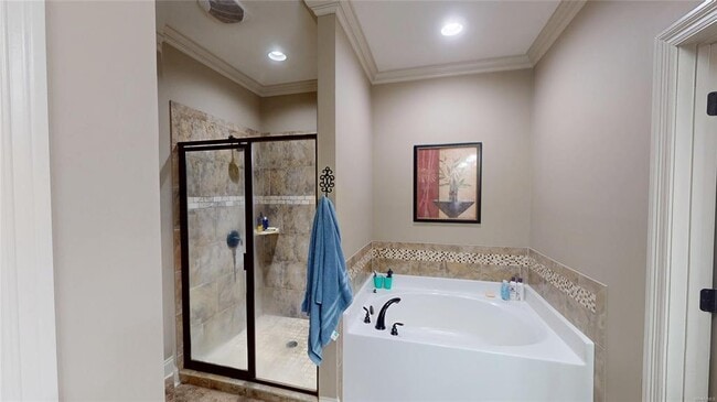 Building Photo - 150 Village Ct