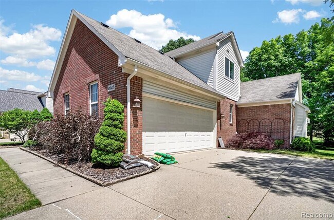 Building Photo - 2825 Long Meadow Ln
