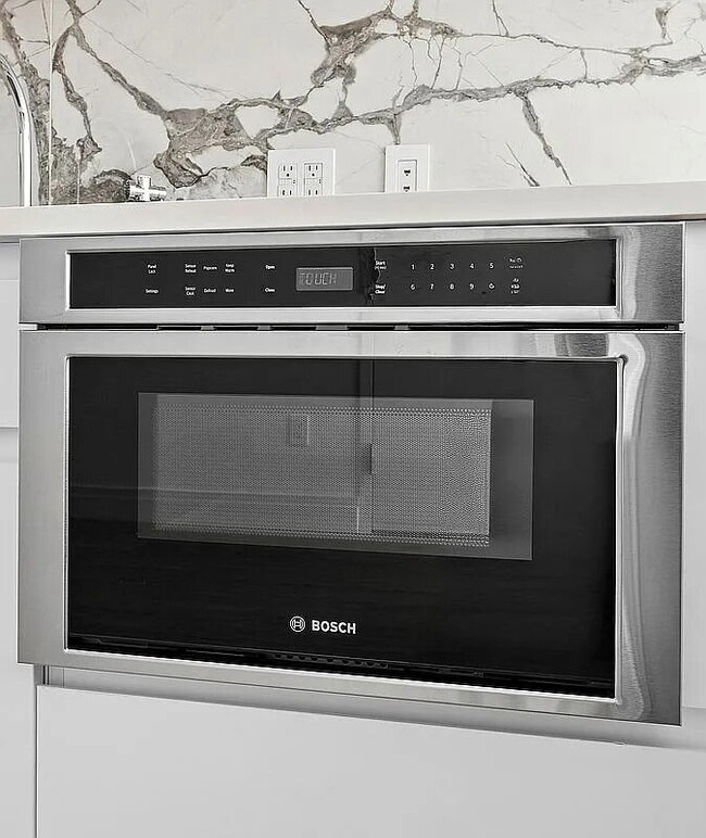 Building Photo - "Luxury 1-Bedroom Oasis with Pool & Elegant Finishes in Prime New York Location!"