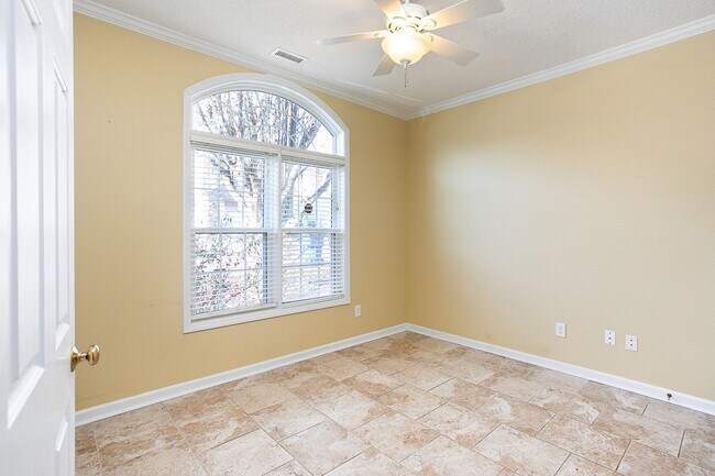 Building Photo - Ranch home in North Raleigh!