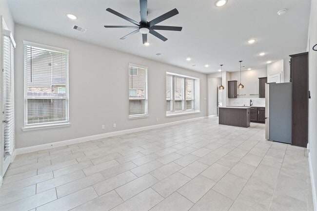 Building Photo - 17710 White Lightning Way