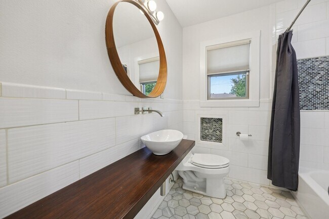 Building Photo - 9918 Coldwater Cir