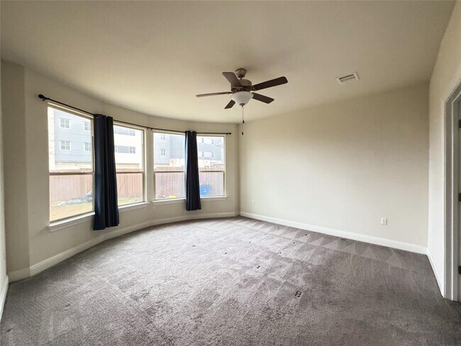 Building Photo - 9815 Quercia Dr