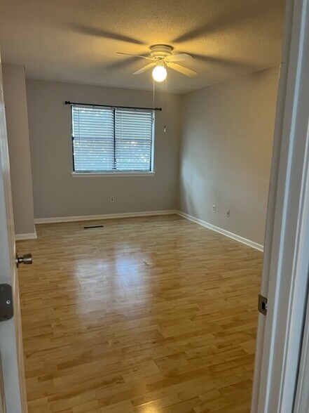 master bedroom upstairs - 1411 Dove Run Dr