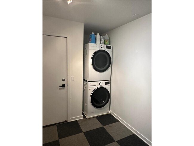 Building Photo - 16634 Imperial Ct