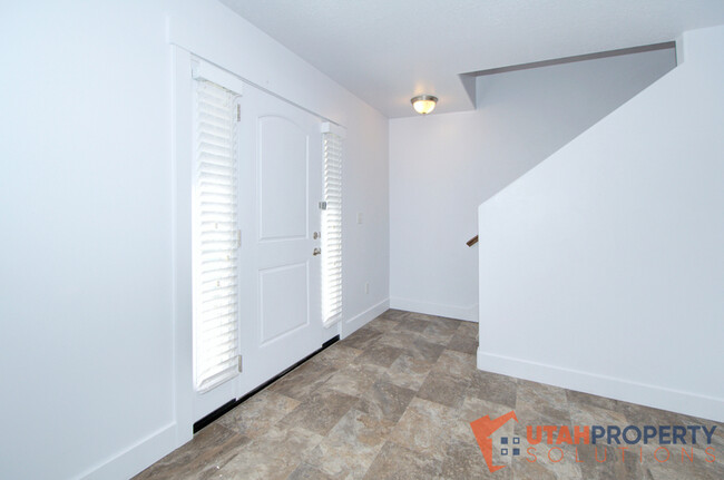 Building Photo - 1790 W Dalmeny Way