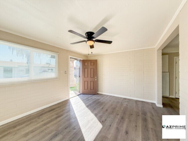 Building Photo - Discover the charm of Tucson Living in this Unique 1/1 Casita!