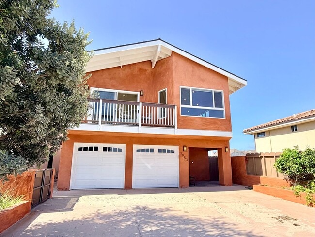 Building Photo - 3953 Sunset Ln