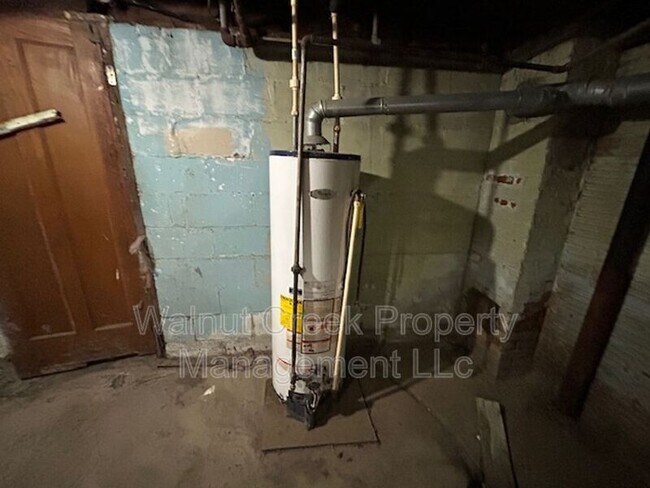 Building Photo - 3235 Grove Ave