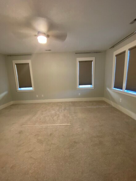 Building Photo - 47 Pokeberry Bend Dr