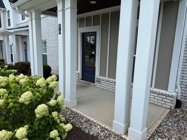Building Photo - FOR RENT - Beautiful Townhome in Henderson...