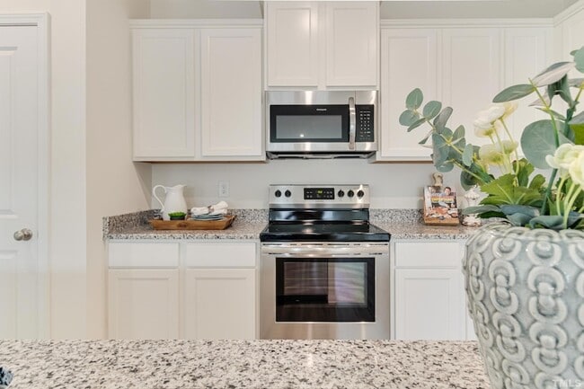 Building Photo - 95 Suhani Ln