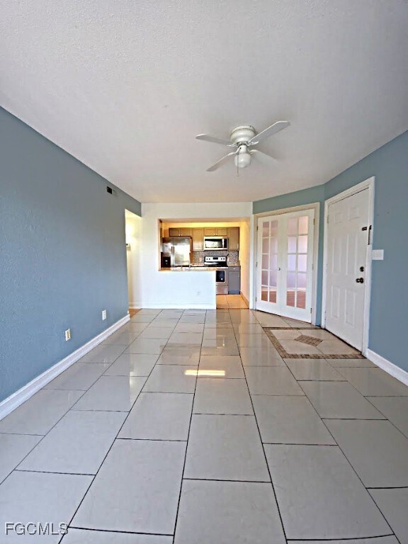 Building Photo - 2885 Winkler Ave