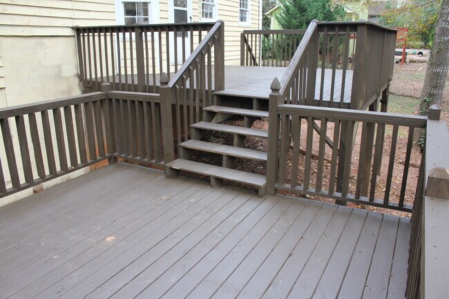 Building Photo - 1410 Ashbrook Dr NW