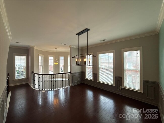 Building Photo - 2225 Camalier Ln